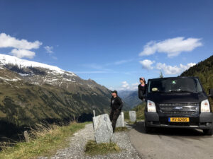 Tascha und Patrick mit ihrer Betty