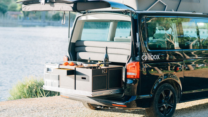 calibox Heckküche mit den calibox Camping Modulen