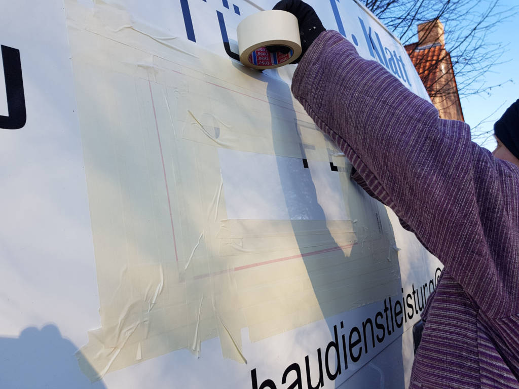 Ausschnitt vorher gut abkleben