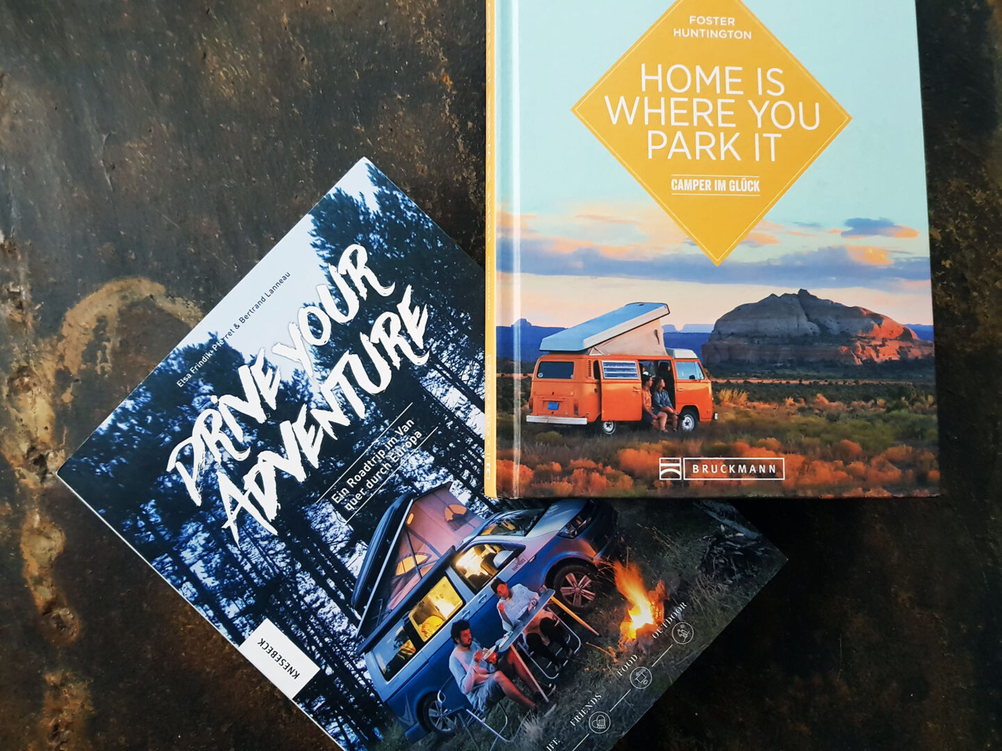 Zwei Vanlife Bücher suchen ein neues Zuhause